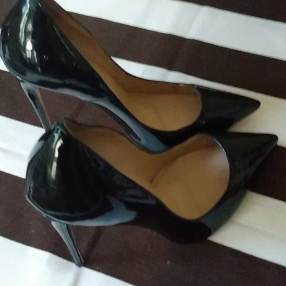 Shoes - Picture 6 of 8